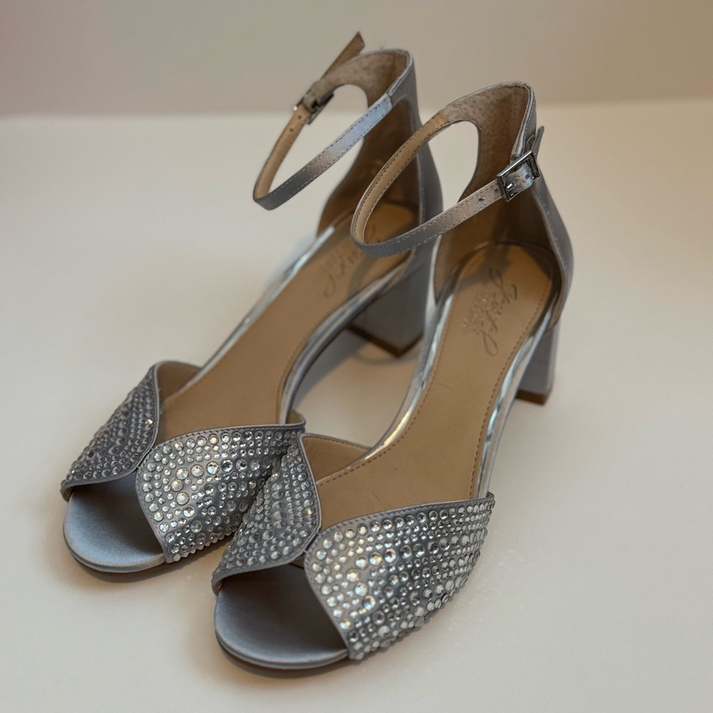 Jewel Badgley Mischka Elegant Silver with Rhinestones Women's Block Heels